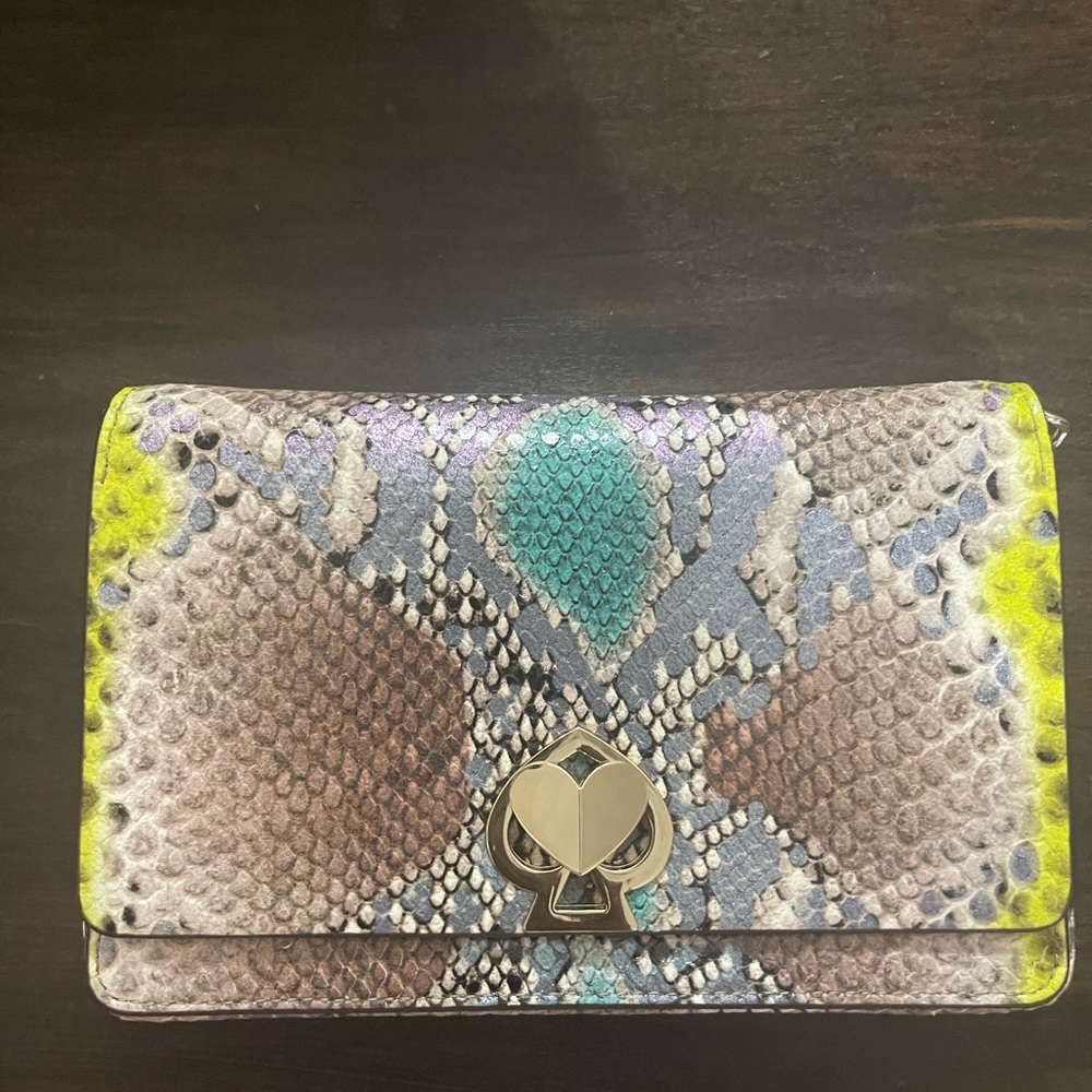 New Kate spade romy snake print crossbody wallet on chain